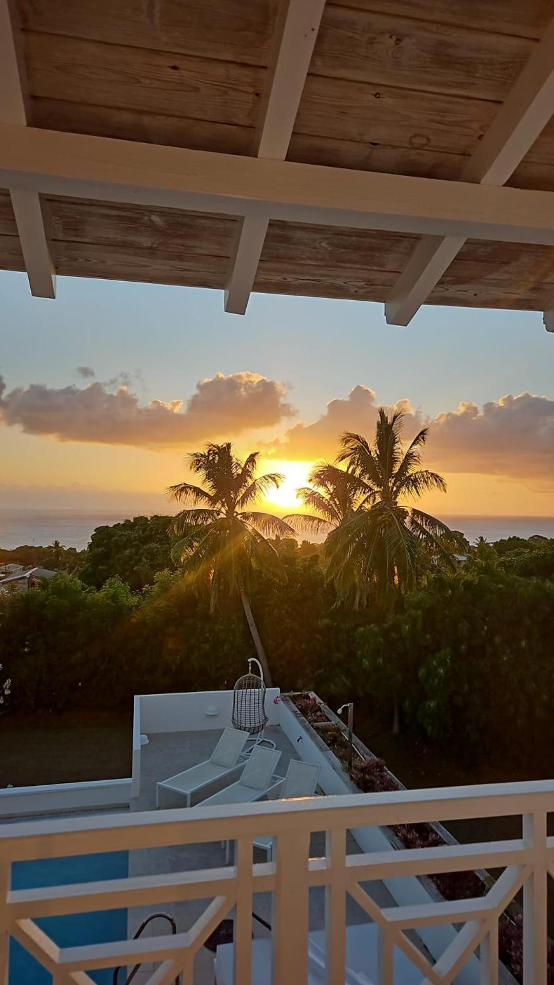 Purple Haze - Infinity Pool Holiday Home Minutes From The Island'S Best Beaches 圣詹姆斯 外观 照片